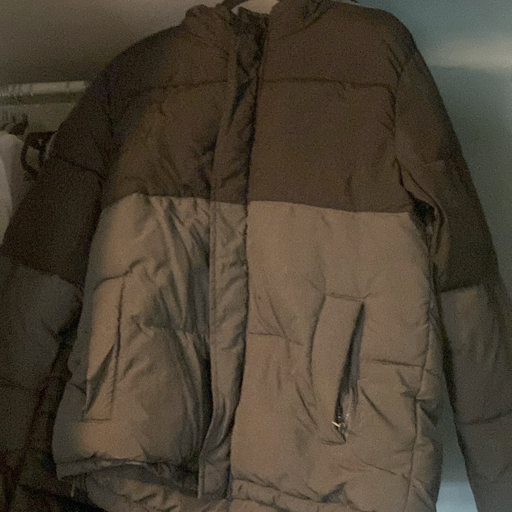 Large men puffer
